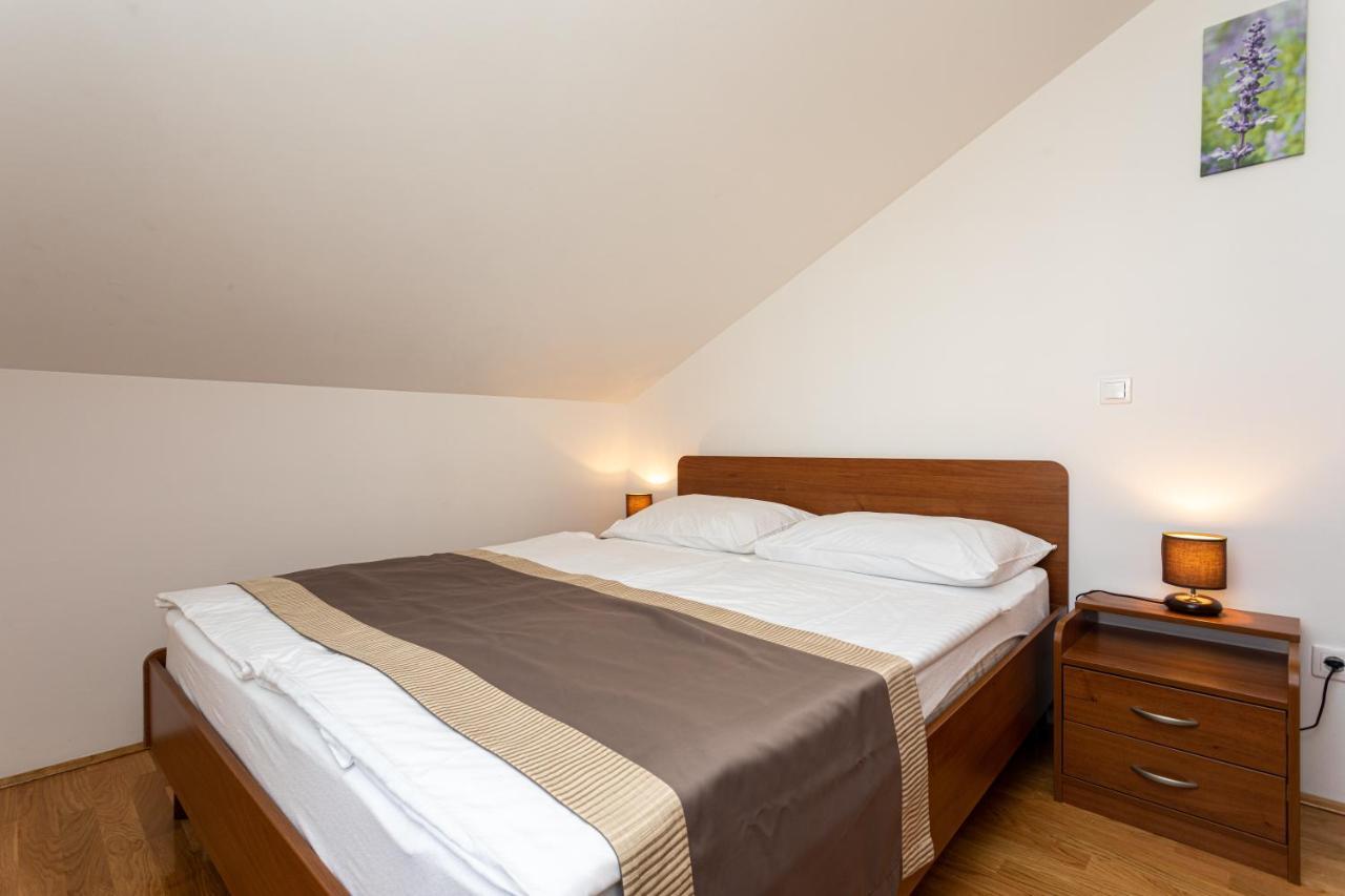 Crnekovic V Apartament *