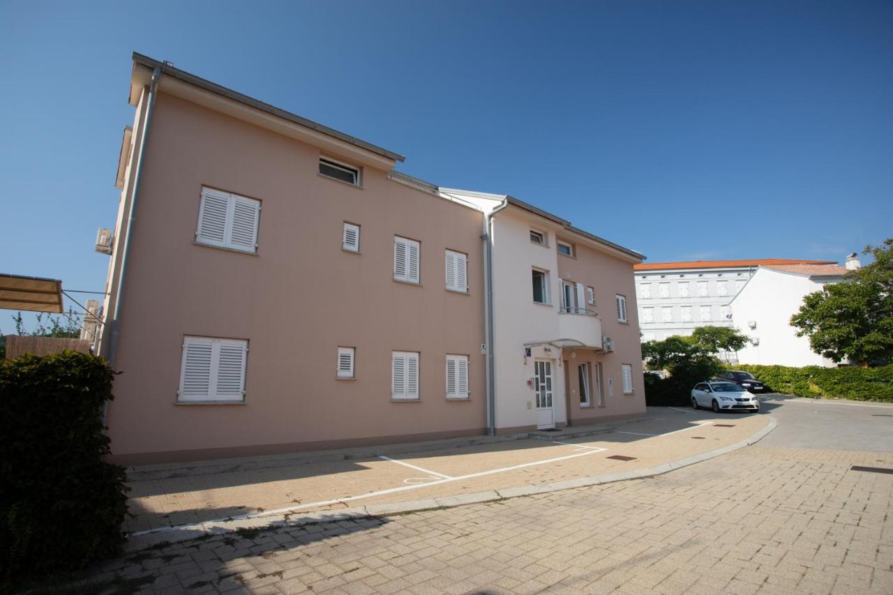 Crnekovic V Apartament *