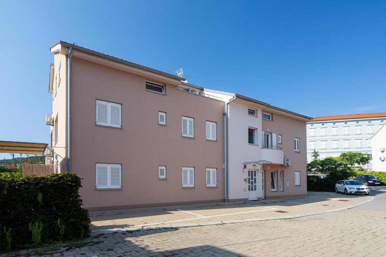Crnekovic V Apartament *